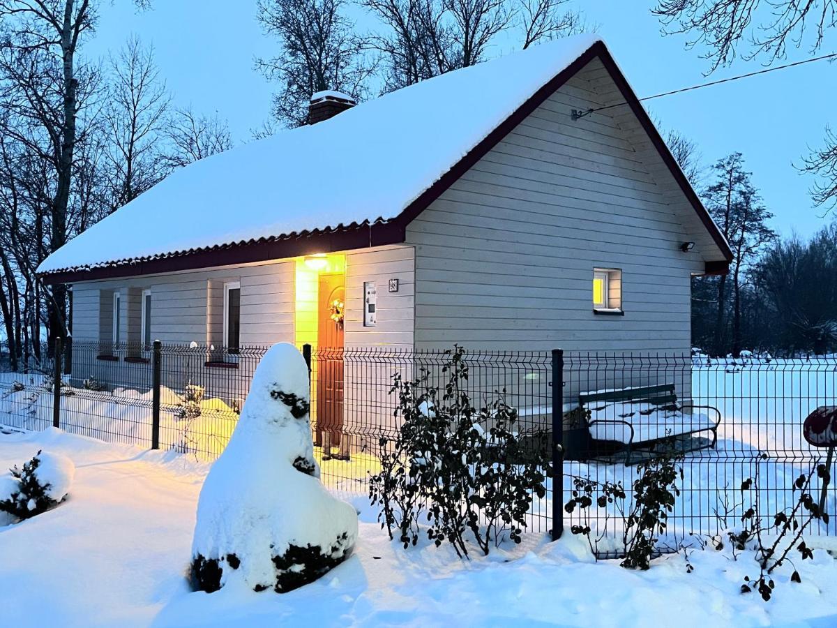 Dom Na Ponidziu Z Basenem Ferienhaus Wislica